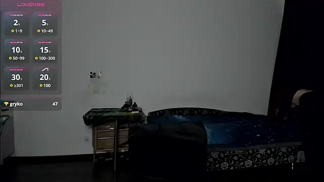 Snapshot of KitsuneRem chatting on 7, 12, 2024 KitsuneRem online show from 7, 12, 2024