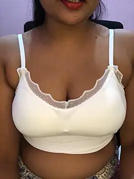 Snapshot of Rose_Olivia chatting on 29, 11, 2025 Rose Olivia online show from 29, 11, 2025