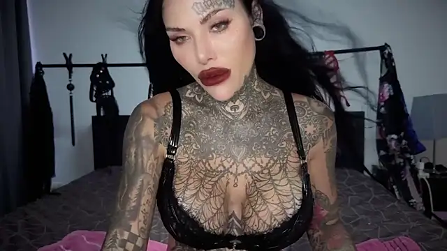 claudiacvc95 online show from 5, 3, 2026