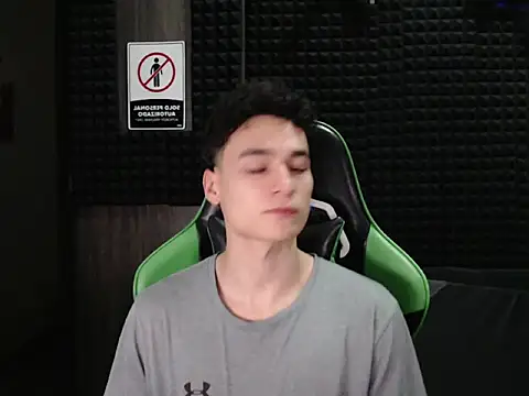 Curly Angel24 online show from 20, 12, 2025