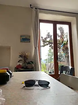 la chiennete online show from 1, 11, 2025