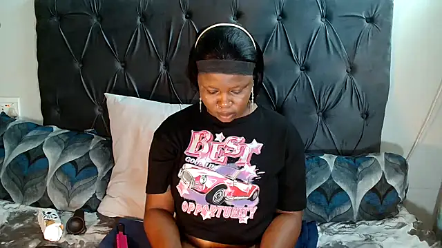 Snapshot of KylaBloom chatting on 1, 12, 2024 KylaBloom online show from 1, 12, 2024