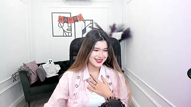 AnneTLi online show from 24, 10, 2025