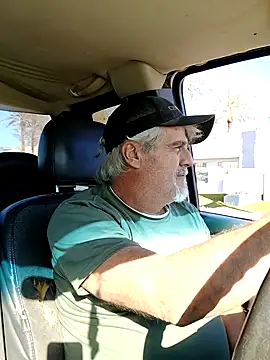 Snapshot of TTolbert chatting on 10, 1, 2025 TTolbert online show from 10, 1, 2025