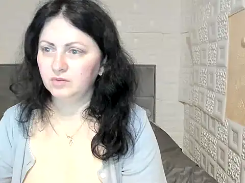 Snapshot of Lillian2 chatting on 16, 3, 2025 Lillian2 online show from 16, 3, 2025