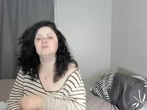 Snapshot of Lillian2 chatting on 26, 9, 2025 Lillian2 online show from 26, 9, 2025