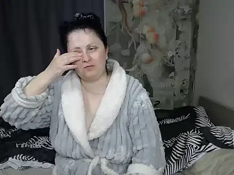 Snapshot of Lillian2 chatting on 13, 5, 2026 Lillian2 online show from 13, 5, 2026
