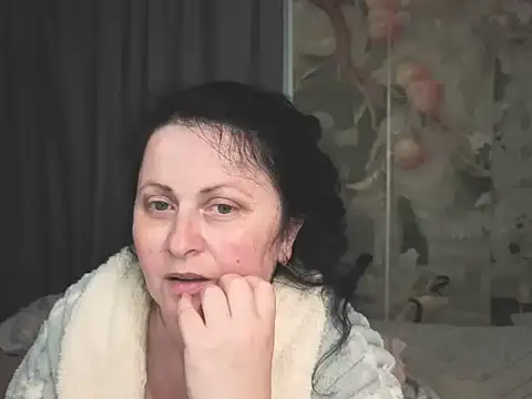 Snapshot of Lillian2 chatting on 14, 6, 2026 Lillian2 online show from 14, 6, 2026
