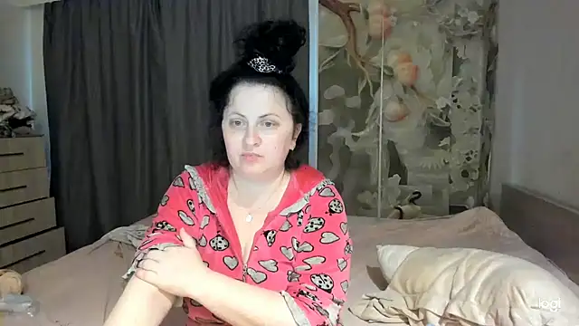 Snapshot of Lillian2 chatting on 9, 7, 2026 Lillian2 online show from 9, 7, 2026