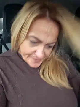 Isabellaa04 online show from 11, 2, 2026