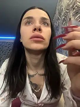 Queen of pain online show from 4, 3, 2026