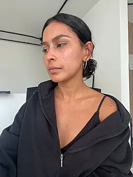 AnaRoxane  online show from 20, 1, 2025