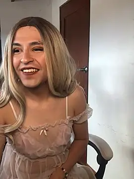 Snapshot of Aly_scarf chatting on 6, 1, 2025 Aly scarf online show from 6, 1, 2025