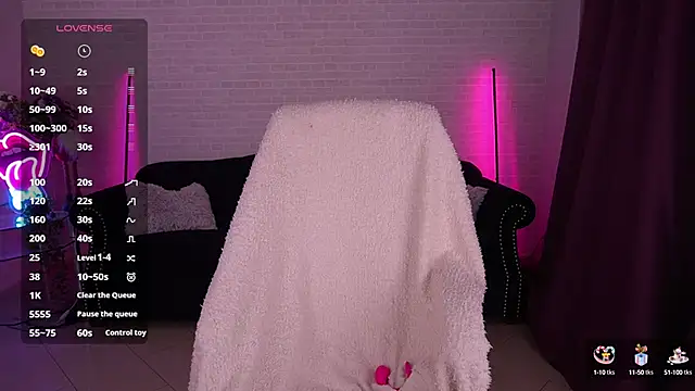 Daenerys Daenn online show from 4, 2, 2025