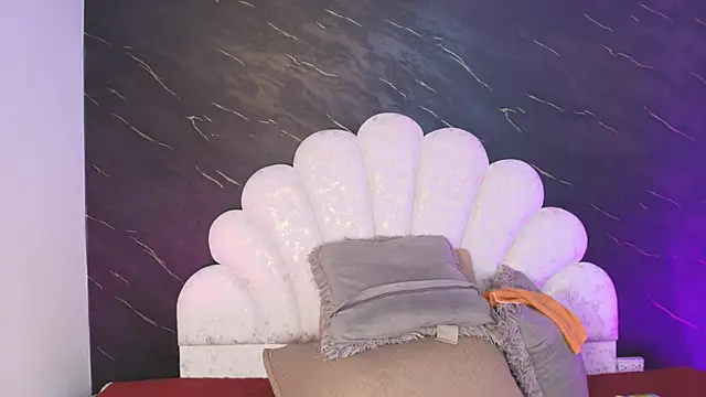  MiaBrown  online show from 17, 3, 2026