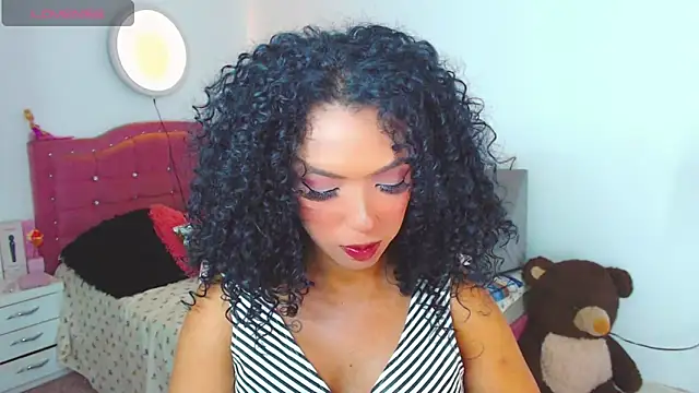 Snapshot of Tanedra_collings chatting on 9, 5, 2026 Tanedra collings online show from 9, 5, 2026