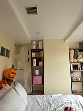 Nicollemays online show from 22, 10, 2025