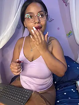 Snapshot of Aleja_DANS chatting on 23, 4, 2026 Aleja DANS online show from 23, 4, 2026