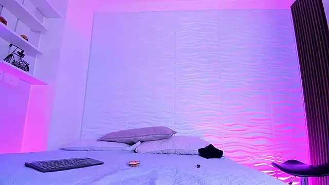 CamileHolmes online show from 17, 10, 2025