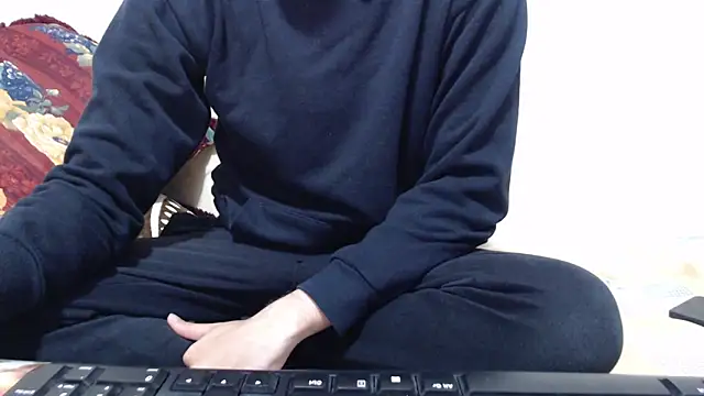 Snapshot of Alexdelarge323 chatting on 15, 4, 2026 Alexdelarge323 online show from 15, 4, 2026