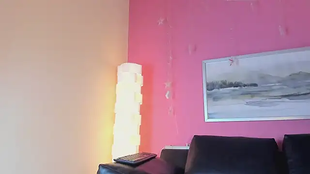 Tiffanysurez  online show from 1, 3, 2025