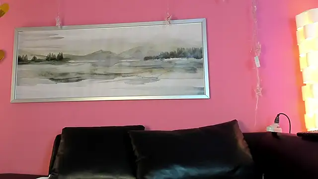 Tiffanysurez  online show from 19, 9, 2025