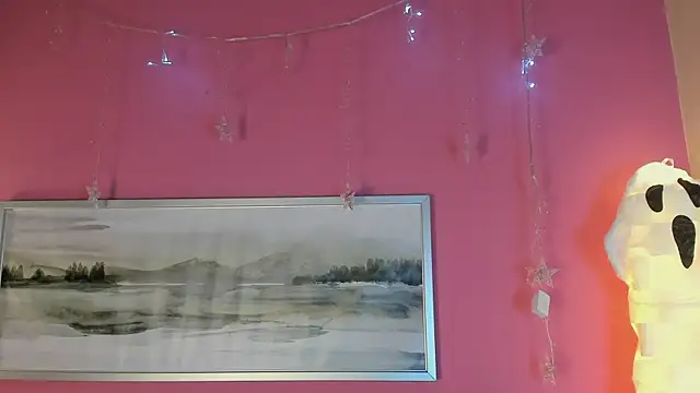 Tiffanysurez  online show from 1, 10, 2025