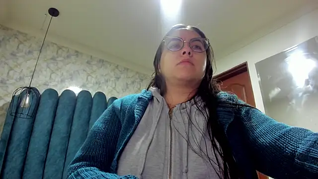 nalalye cruzz  online show from 15, 10, 2025