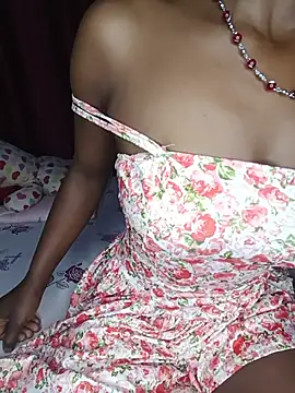 Snapshot of NicRaisaa chatting on 19, 6, 2026 NicRaisaa online show from 19, 6, 2026
