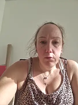 Snapshot of Wisie_Cutie chatting on 4, 2, 2026 Wisie Cutie online show from 4, 2, 2026