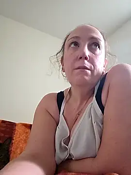 Snapshot of Wisie_Cutie chatting on 19, 2, 2026 Wisie Cutie online show from 19, 2, 2026