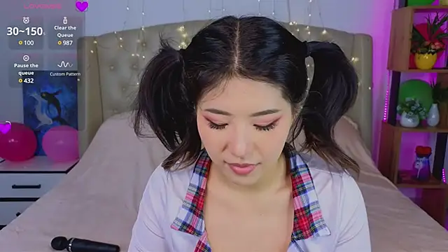 Wendy  Hills online show from 1, 2, 2025