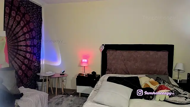 Snapshot of Thedollhoney chatting on 23, 4, 2026 Thedollhoney online show from 23, 4, 2026