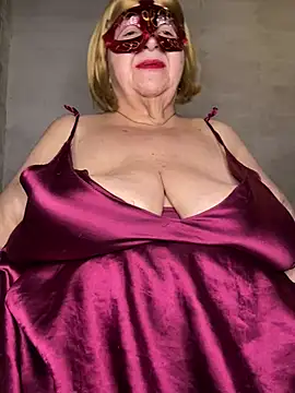 Snapshot of mariannecox chatting on 8, 1, 2025 mariannecox online show from 8, 1, 2025