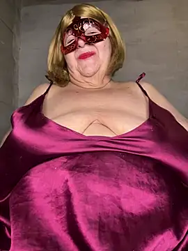 Snapshot of mariannecox chatting on 8, 1, 2025 mariannecox online show from 8, 1, 2025