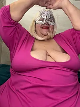 Snapshot of mariannecox chatting on 26, 10, 2025 mariannecox online show from 26, 10, 2025