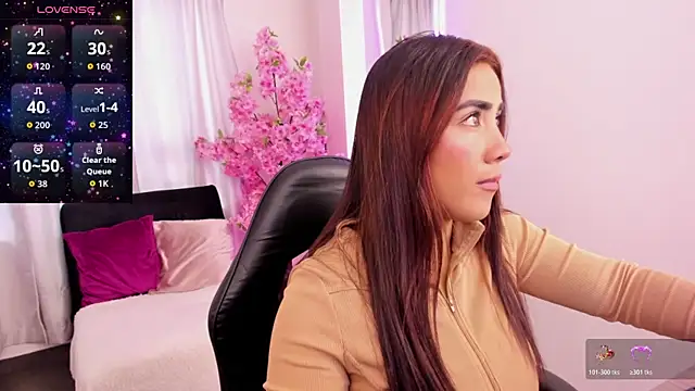 KAROLIVONNE online show from 11, 4, 2026