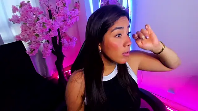KAROLIVONNE online show from 21, 7, 2026