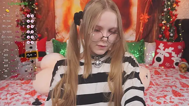 Snapshot of minx_g1rl chatting on 7, 12, 2024 minx g1rl online show from 7, 12, 2024