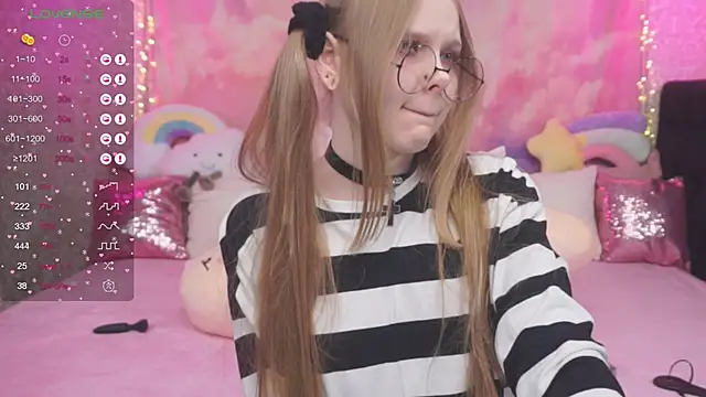 Snapshot of minx_g1rl chatting on 17, 1, 2025 minx g1rl online show from 17, 1, 2025