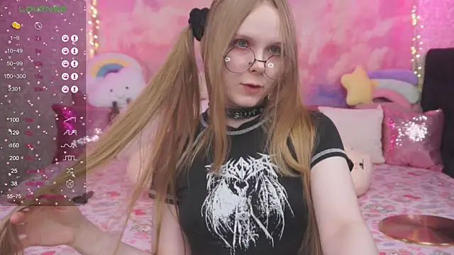 Snapshot of minx_g1rl chatting on 17, 3, 2025 minx g1rl online show from 17, 3, 2025