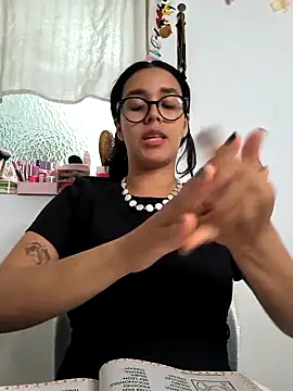 Snapshot of Annya-sweet chatting on 14, 5, 2026 Annya-sweet online show from 14, 5, 2026