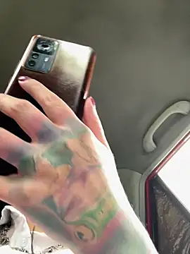 i am nina  online show from 28, 11, 2025