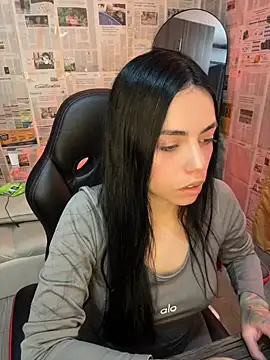 i am nina  online show from 16, 4, 2026