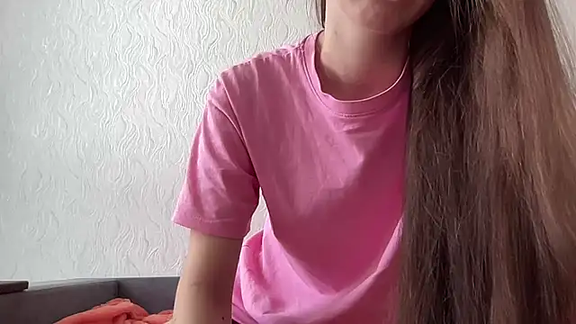 Snapshot of HoneyWiles chatting on 10, 7, 2026 HoneyWiles online show from 10, 7, 2026
