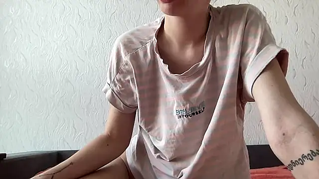 Snapshot of HoneyWiles chatting on 14, 7, 2026 HoneyWiles online show from 14, 7, 2026
