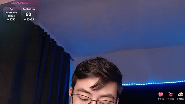 Snapshot of andrewmhilton_ chatting on 20, 5, 2026 andrewmhilton online show from 20, 5, 2026