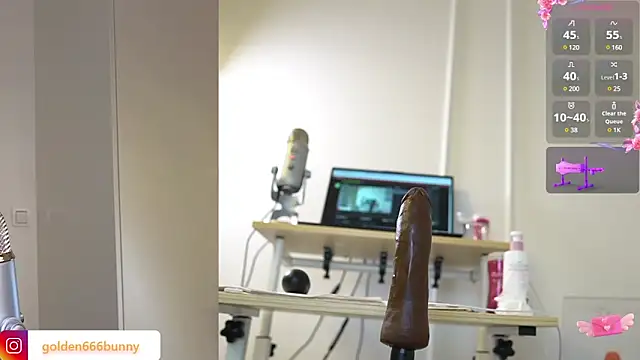 Snapshot of Miss69Ri99 chatting on 5, 1, 2025 Miss69Ri99 online show from 5, 1, 2025