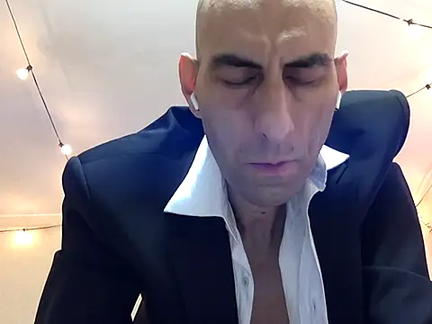 Snapshot of HandsomeAlfie chatting on 1, 10, 2025 HandsomeAlfie online show from 1, 10, 2025