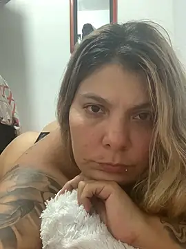 Snapshot of ChloexBigAss chatting on 5, 1, 2025 ChloexBigAss online show from 5, 1, 2025